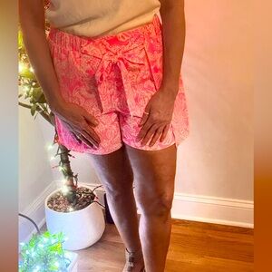 Lily Pulitzer Vibrant Pink Women's Shorts. Size 8. Very comfortable.NWT.